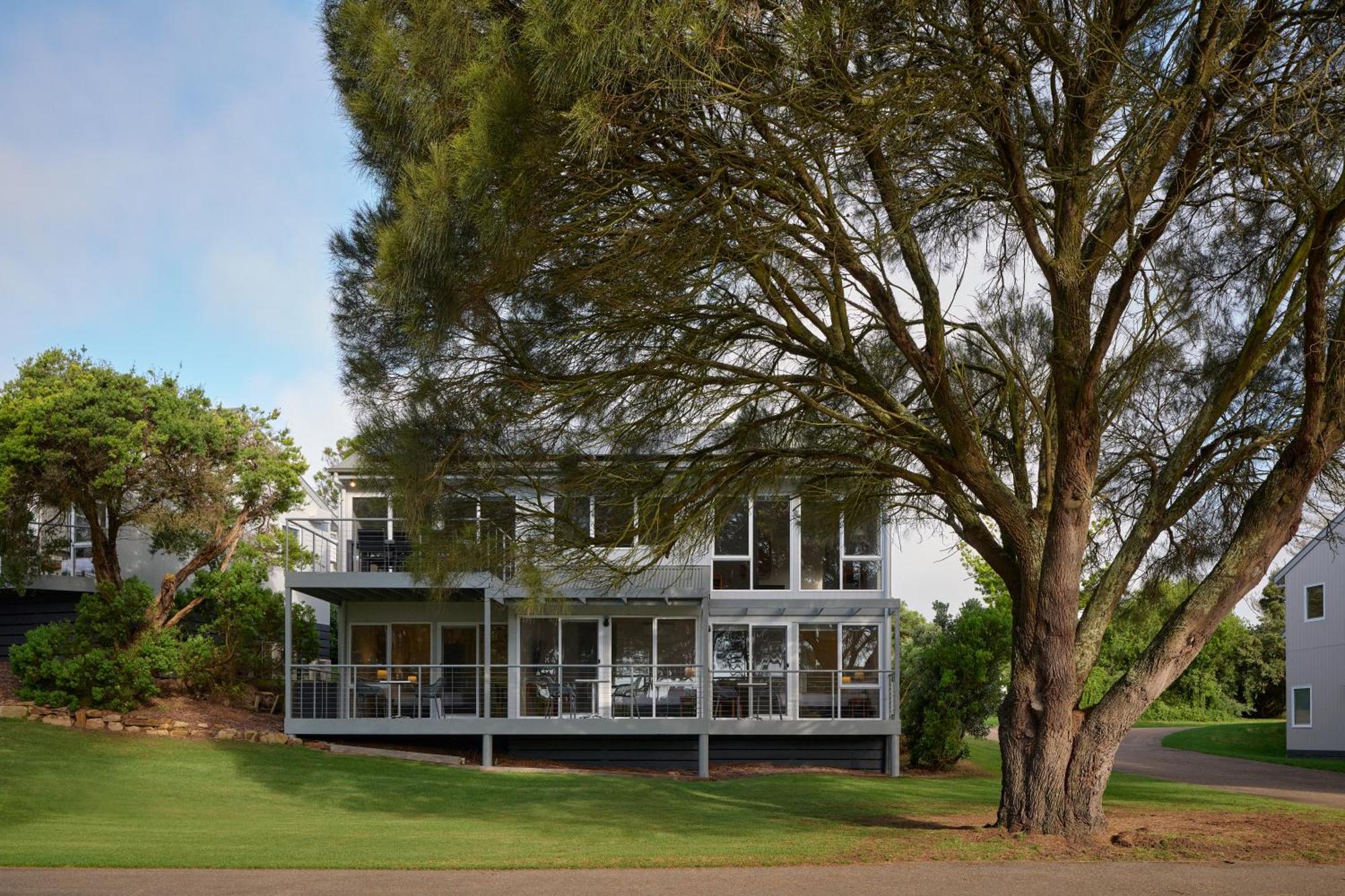 RACV Cape Schanck Resort Zimmer foto The 1960s building of the Royal Society of Victoria